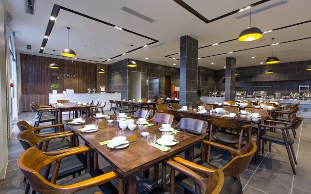 The Twin Hotel