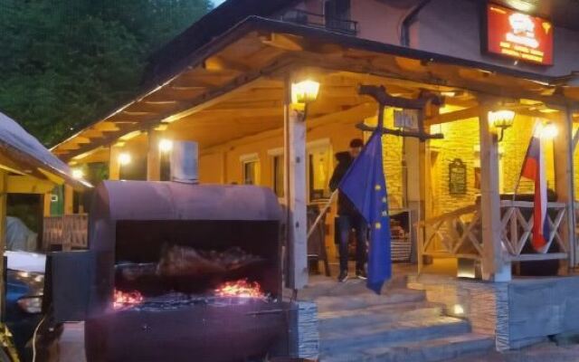 Mostiček Hostel