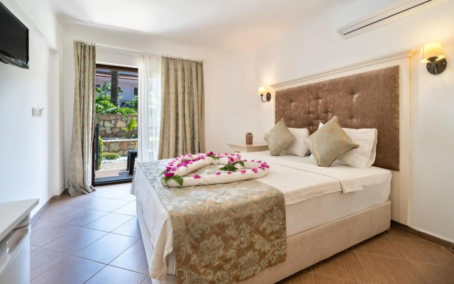 Ata Lagoon Beach Hotel