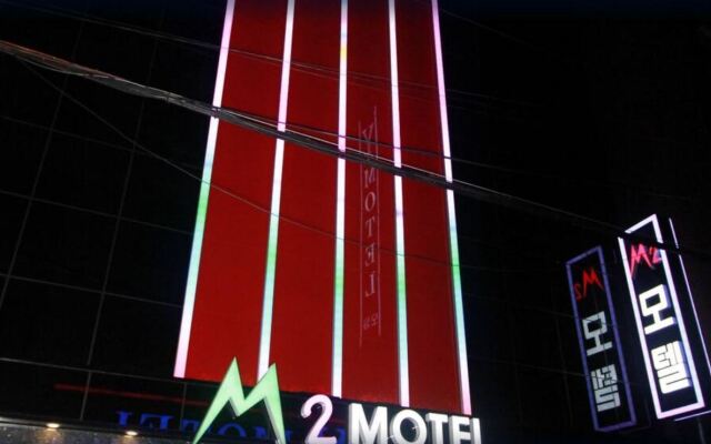 M2 motel