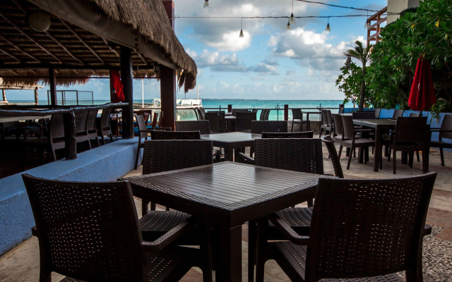 La Palma Beachfront Hotel & Club Nautico