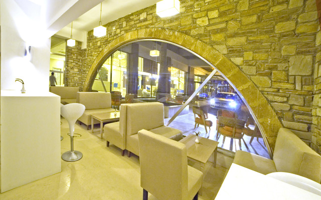 Jasmine Court Hotel
