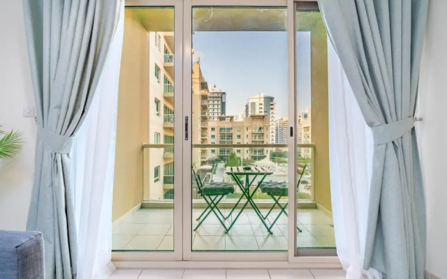 Luxe 1BD Sleeps 4 Parking Pool Gym