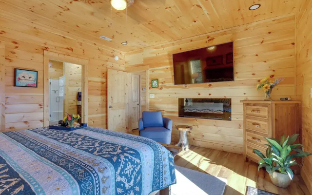 Majestic Mountain Views: Sevierville Escape!
