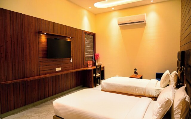 Hotel Cresent Near Assi Ghat
