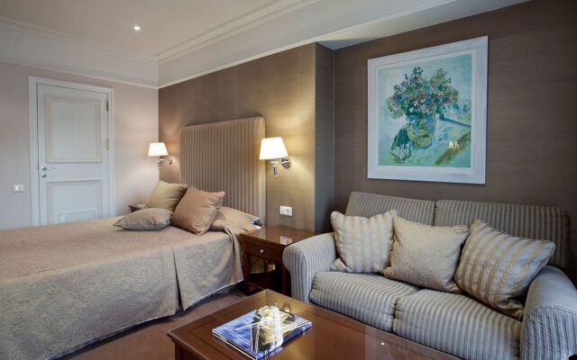 Hera Hotel