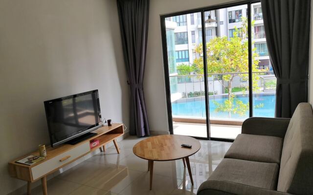Univ 360 Cozy Apartment with Pool View