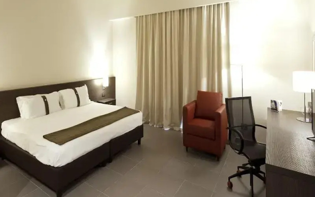 Inn Naples Airport