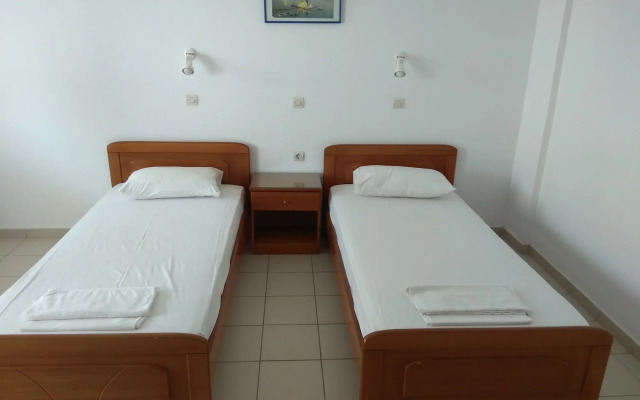 Lemon Grove Hotel and Studios