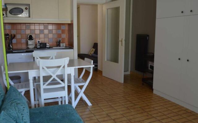 Appartement Le Grau-du-Roi, 1 pièce, 4 personnes - FR-1-250-159