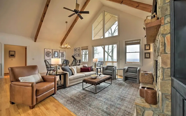 Sapphire Retreat w/ Views, Fire Pit, & Lake Access