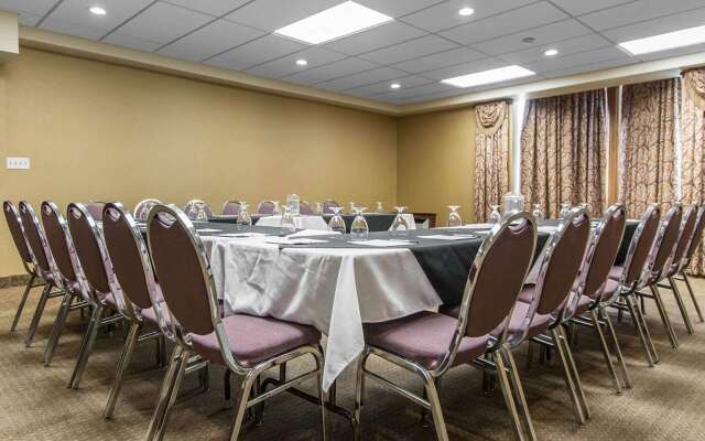 Quality Inn & Suites Bay Front