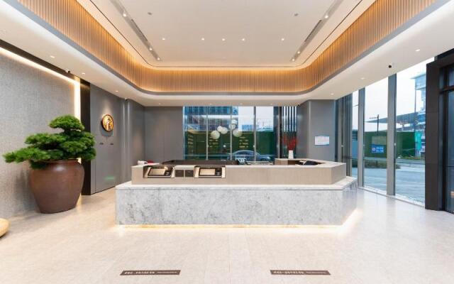 Ji Hotel Nanjing South Railway Station Square