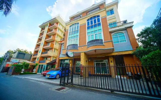 Greenview Ekkamai10 Suite