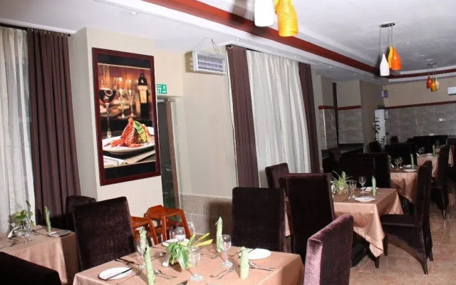 De Santiago Milan Hotel and Suites