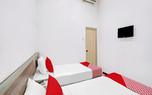 OYO 90442 Almeira Homestay Syariah Sub