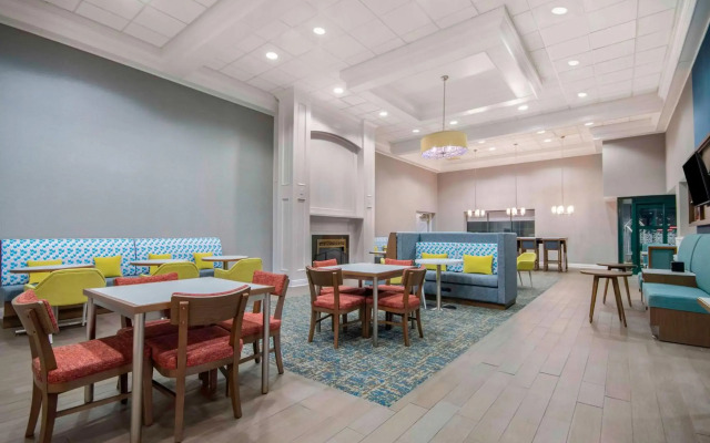 Hampton Inn East Aurora