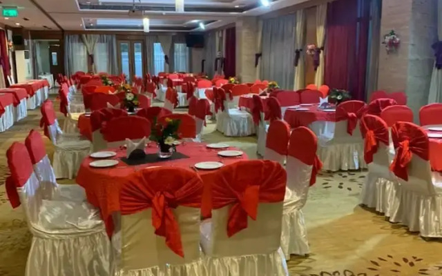 Best Western Sky City