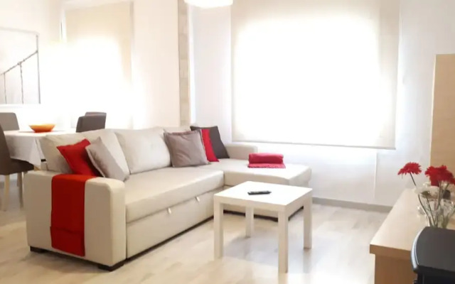 Maria House-The Style Airport Barcelona