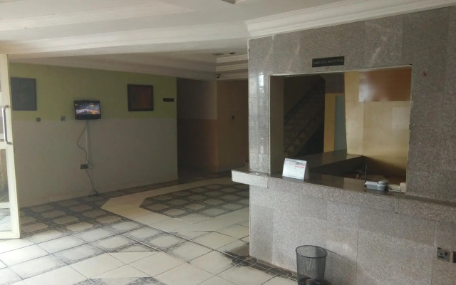 Prime Rose Hotel and Suites