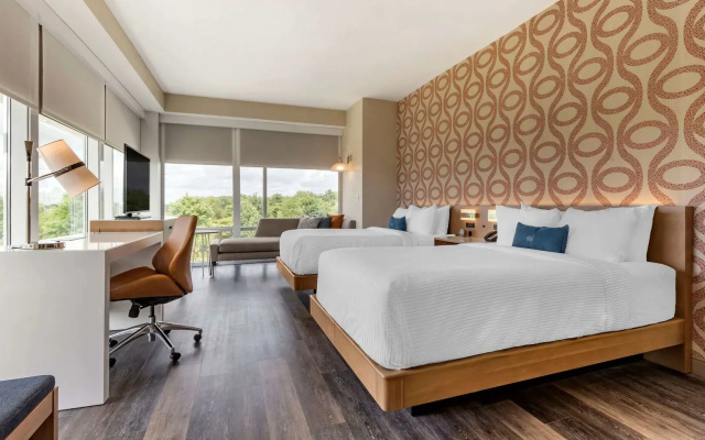 DoubleTree by Hilton Greenville Woodruff Road