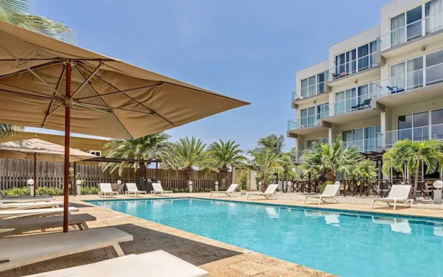 Las Islas Condominiums