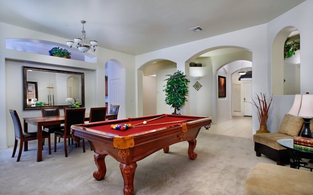 Near Great Shopping & Dining! Pool Table & Games!