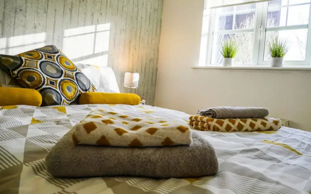 Amazing 5 2-bed Apartment in Manchester