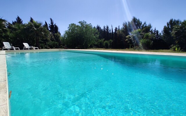 Country House with Pool Access & Jacuzzi