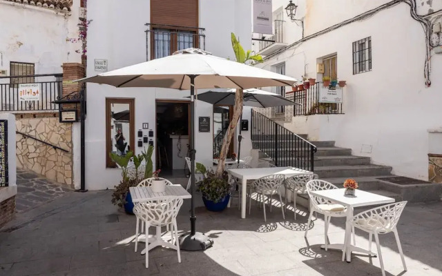Olive & Ivy Guest House