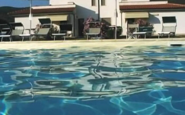 Hotel Tris