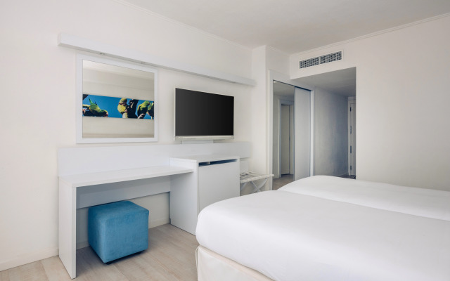 Iberostar Waves Bouganville Playa