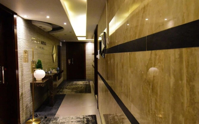 Crown Royal Hotel Tyr