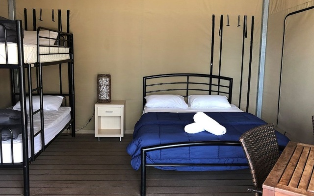 NRMA Lake Somerset Holiday Park – Guest Rooms – Hazeldean