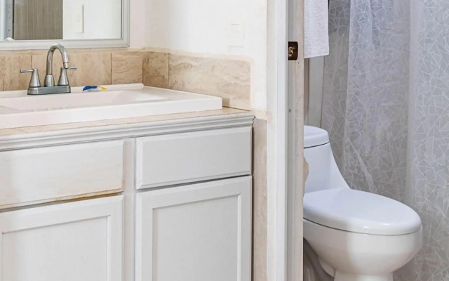 Eco Bay Hotel y Restaurant