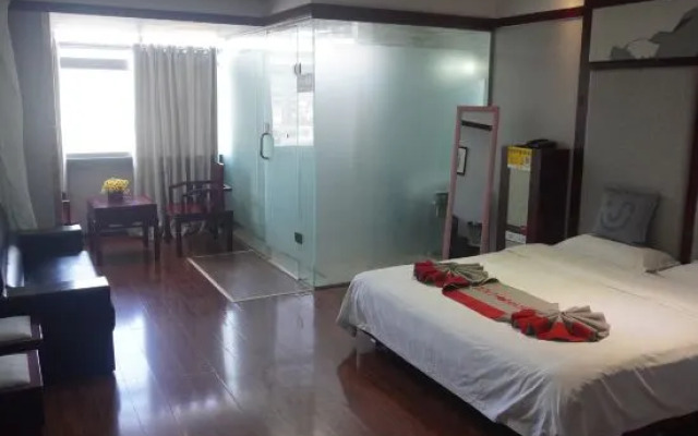 Jun Yi Chain Hotel (Danfeng Railway Station Branch)