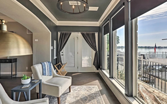 Lavish Lake House, Near Vineyards + Marinas!