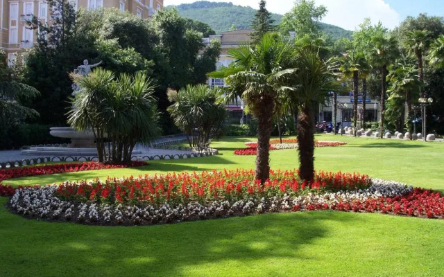 Apartments Green Garden