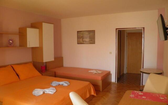 Vese - 200 m from beach - SA1(2+1)