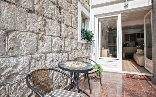 The Garden Rooms & Suites