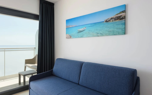 Beachside Flat Equipped With Everything you Need