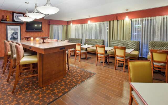 Hampton Inn Columbus-East