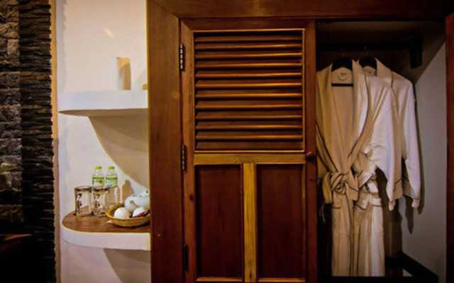 Ravorn Villa Boutique