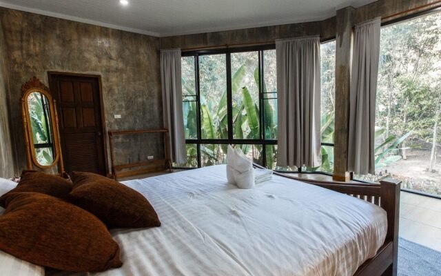 The Stream House at Mae Kampong