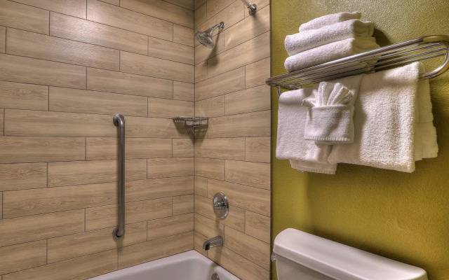 Quality Inn Near the Island Pigeon Forge