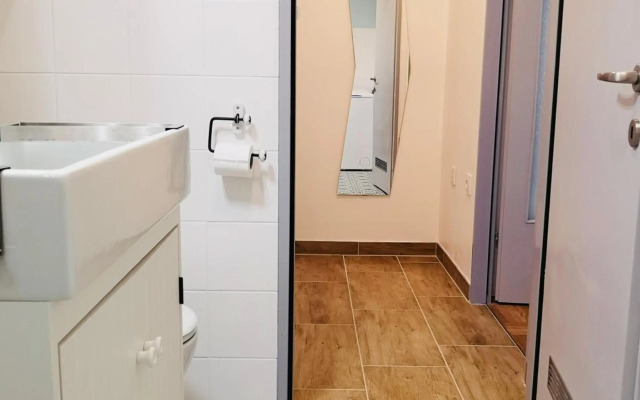 West vibes apartment