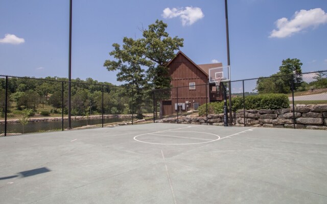 Mayberry Lodge 2 Bedroom Cabin by RedAwning