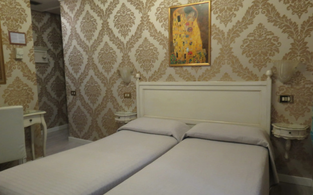 Hotel Bridge
