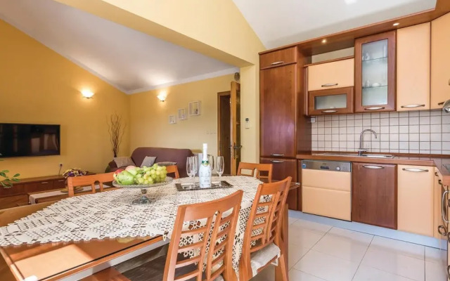 Beautiful Home in Povljana With Wifi and 2 Bedrooms