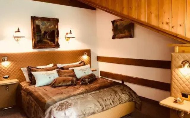 Golden Gapa River Luxury Penthouse 25